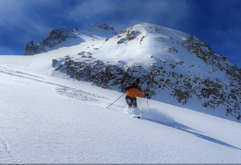 Ski depuis le sommet du Mont Blanc 4810m