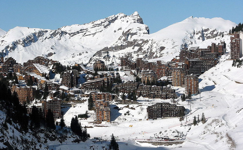  Avoriaz, author Look Sharp!, licensed under CC BY-SA 3.0, photo source @en.m.wikipedia.org