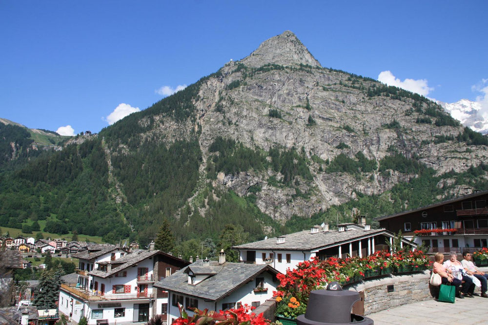 Courmayeur, Author raffaele sergi, licensed under CC BY 2.0, photo source @flickr.com