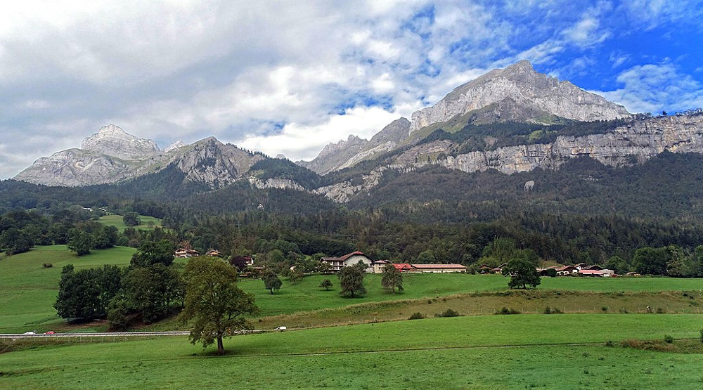Blancheville in Sallanches, author Tiia Monto, licensed under CC BY-SA 3.0, photo source @commons.wikimedia.org.