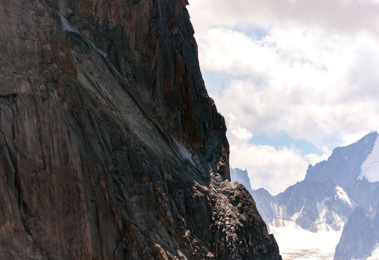 La Niche des Drus. Photo @ Greg Yetchmeniza