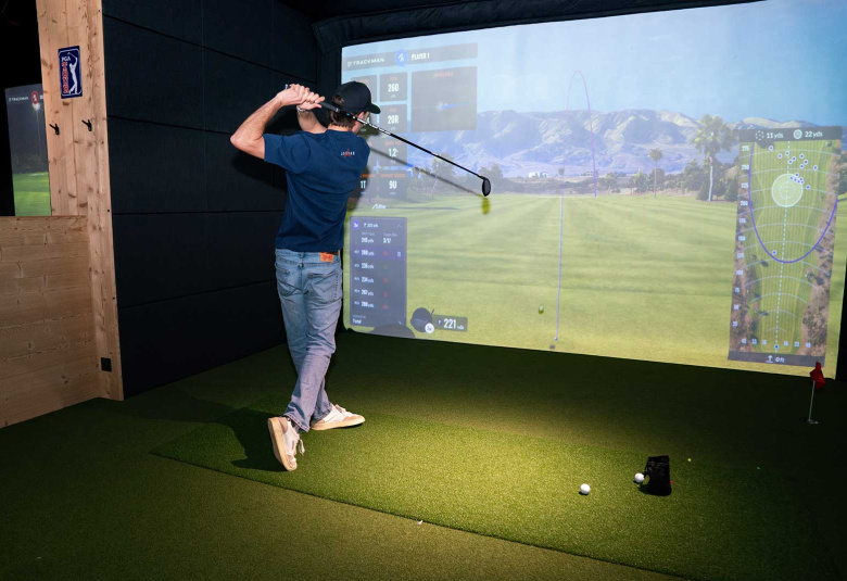 Chamonix Indoor Swing House Golf