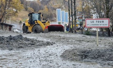 Mudslide isolates Le Tour 10km from Chamonix November 2023