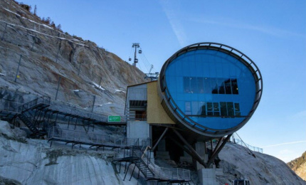 impressive architecture of the new Telecabine  between Montenvers & the Mer de Glace