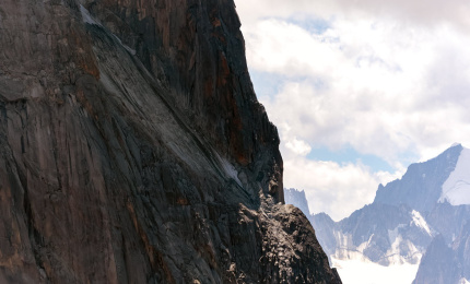 La Niche des Drus. Photo @ Greg Yetchmeniza