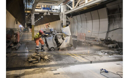 in the autuem of 2024 the Mont Blanc tunnel closes for structual maintenance