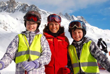 Anne Bosvieux Chamonix Ski Instructor Skiing powder snow