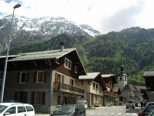 Les Houches, author Rémi Stosskopf, licensed under CC BY-SA 3.0, photo source @commons.wikimedia.org