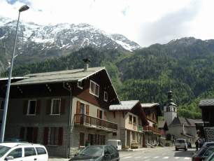 Les Houches, author Rémi Stosskopf, licensed under CC BY-SA 3.0, photo source @commons.wikimedia.org Les Houches, author Rémi Stosskopf, licensed under CC BY-SA 3.0, photo source @commons.wikimedia.org
