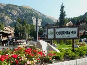 Courmayeur Town
