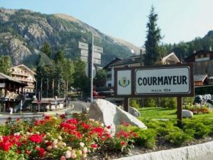 L'entree dans la ville de Courmayeur Ville de Courmayeur