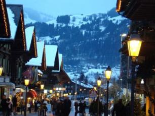 Centre Ville de Courmayeur pendant la nuit Centre Ville de Courmayeur