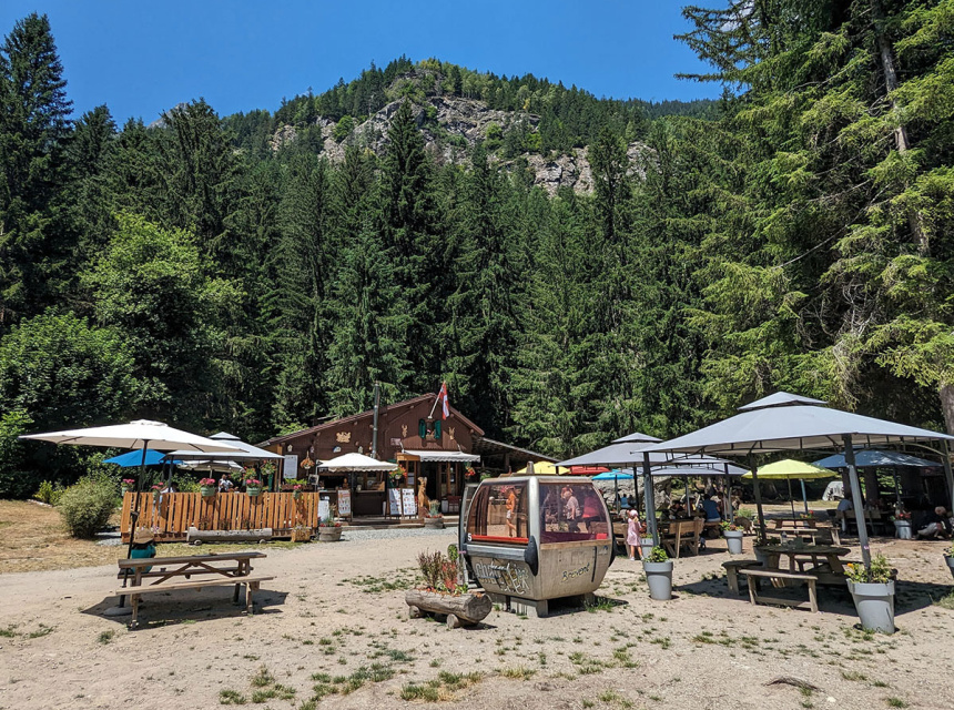 Paradise de Praz Center Copyright @ Paradis de Praz Chamonix Mont Blanc