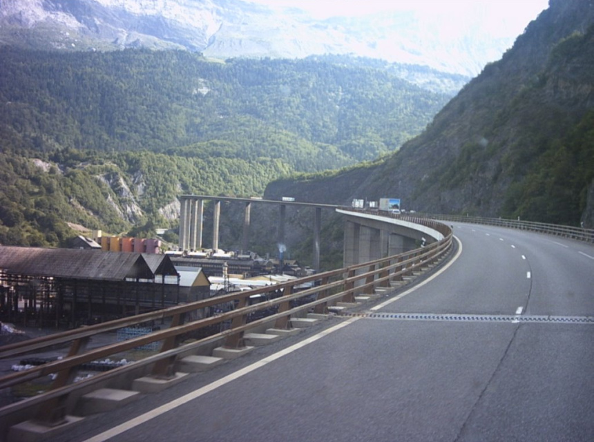 Autoroute Blanche or A40 takes you directly to Chamonix