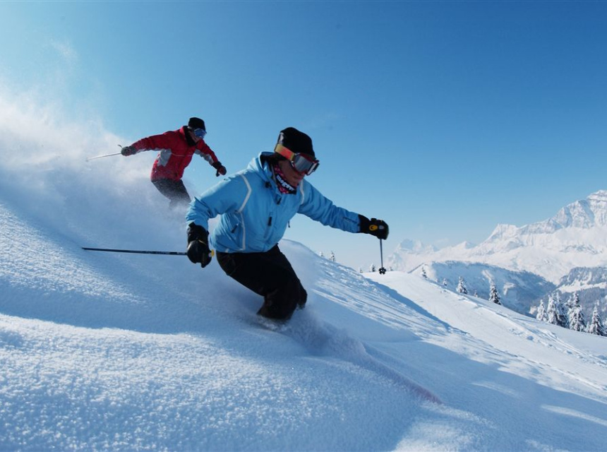 Ski activity on Evasion domain. Credits Megève Tourisme - JP Noisillier / Nuts - SEM Megève
